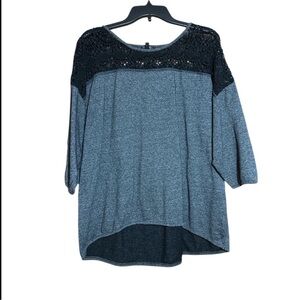 Hannah black lace top size XL